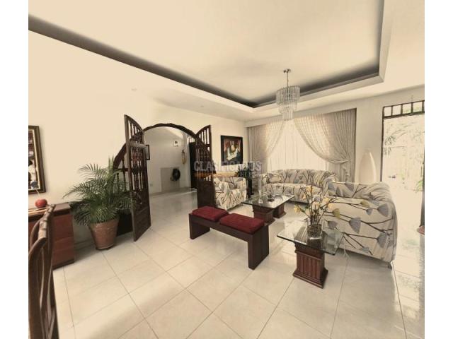 Casas, Venta en Prados del Norte
