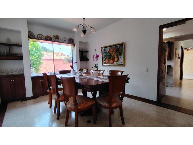 Casas, Venta en Ciudad Jardín