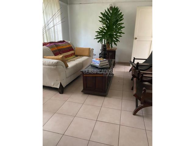 Casas, Venta en La Flora