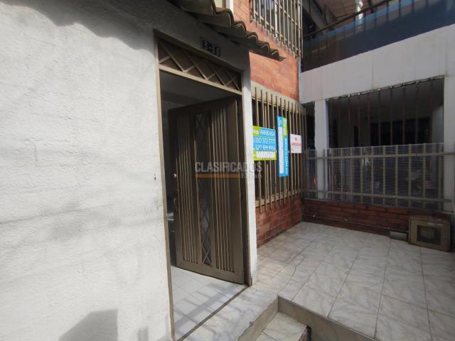 Casas, Alquiler en Villa del Prado