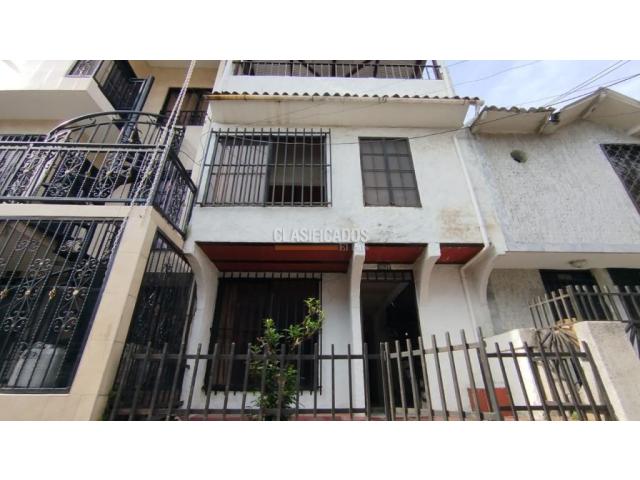 Casas, Venta en Villa del Prado