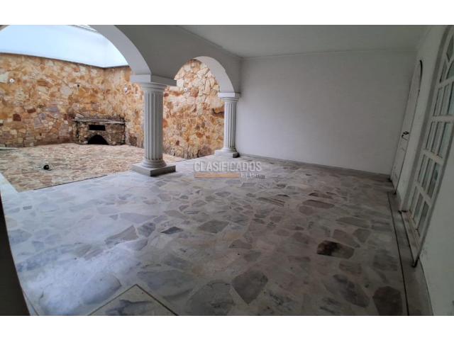 Casas, Venta en Prados del Norte