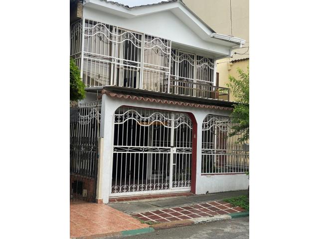 Casas, Venta en Paseo de los Almendros