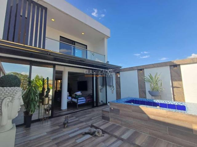 Casas, Venta en Paseo de los Almendros
