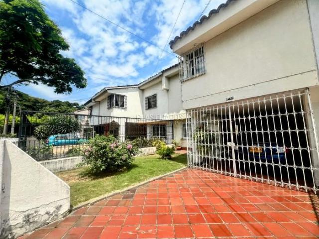 Casas, Venta en Prados del Norte