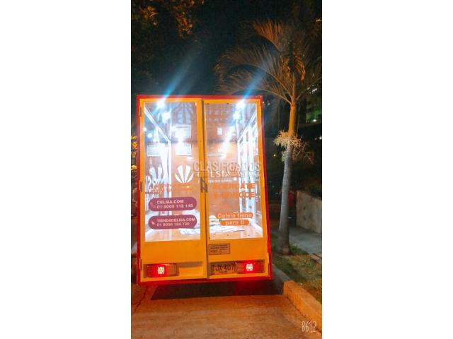 camion vitrina