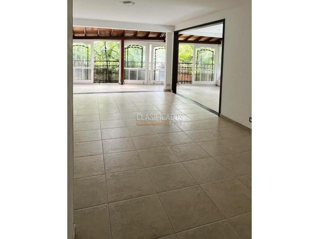 Casas, Venta en Ciudad Jardín