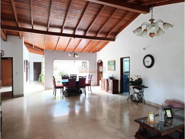 Casas, Venta en Prados del Norte