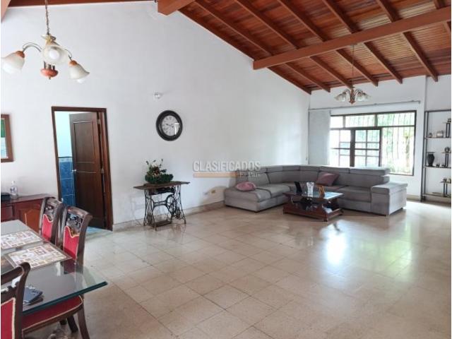 Casas, Venta en Prados del Norte