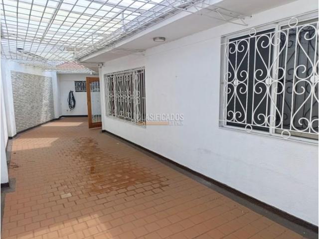 Casas, Venta en Prados del Norte