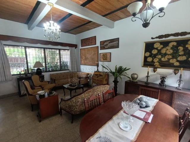 Casas, Venta en La Flora
