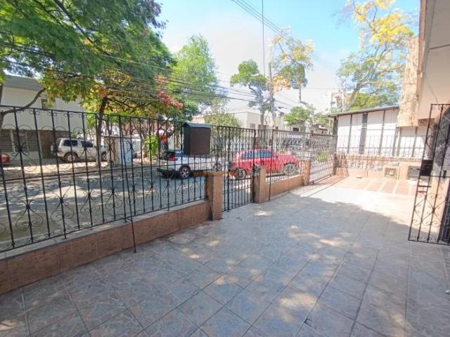 Casas, Venta en La Flora