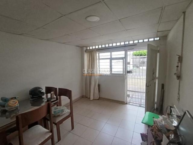Casas, Venta en Prados del Norte