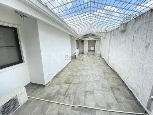 Casas, Venta en La Flora