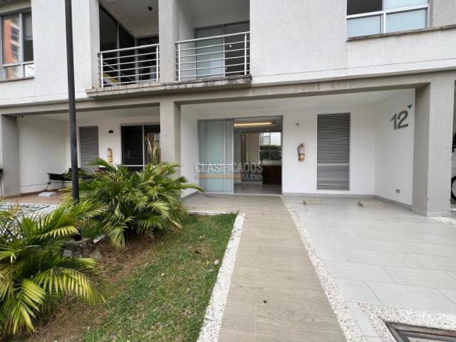 Casas, Alquiler en Ciudad Melendez