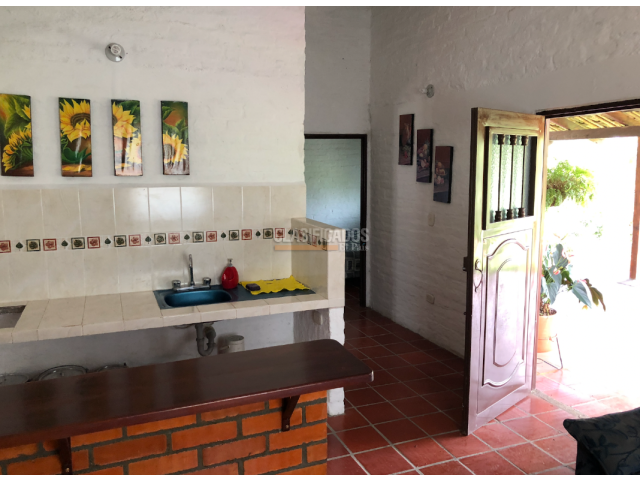 Fincas y Casas Campestres, Venta en Restrepo