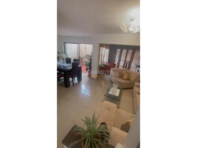Casas, Venta en La Hacienda