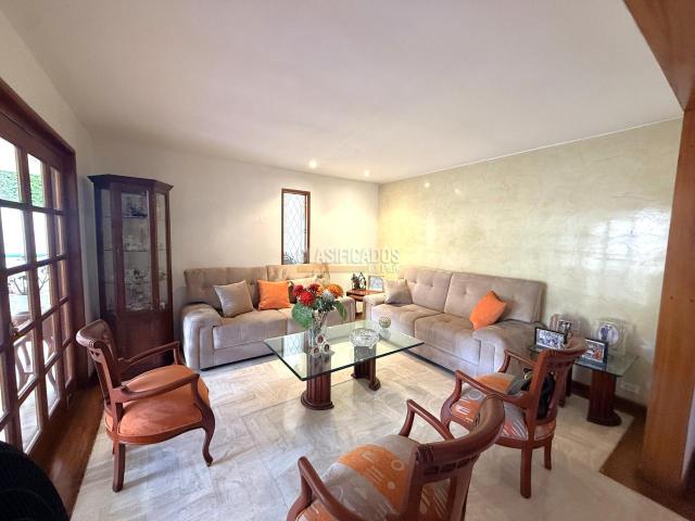 Casas, Venta en Ciudad Jardín