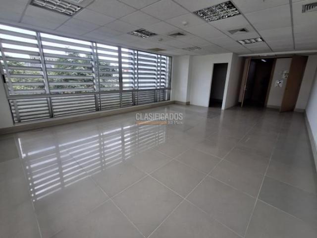 Oficinas y Consultorios, Alquiler en Santa Mónica Residencial