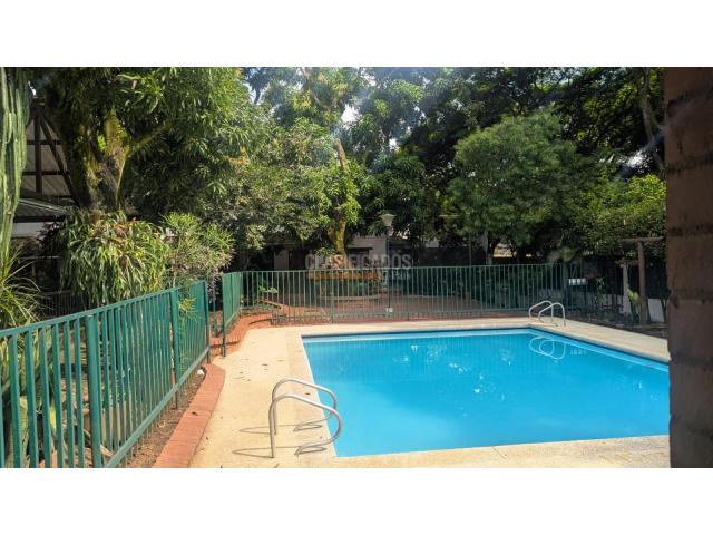 Casas, Venta en Alférez Real