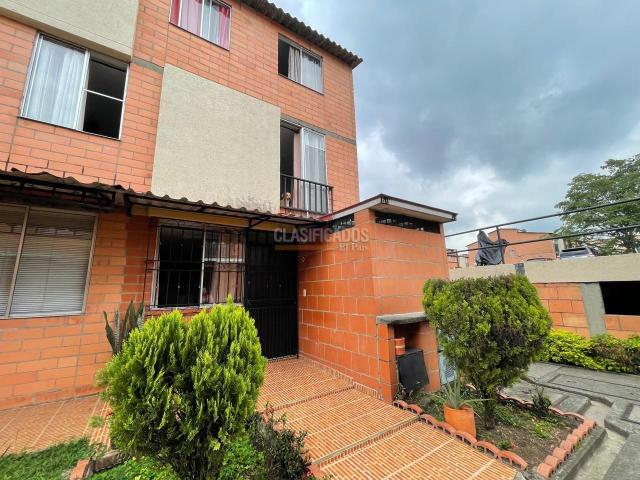 Casas, Venta en Ciudad 2.000