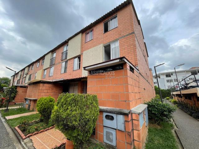 Casas, Venta en Ciudad 2.000