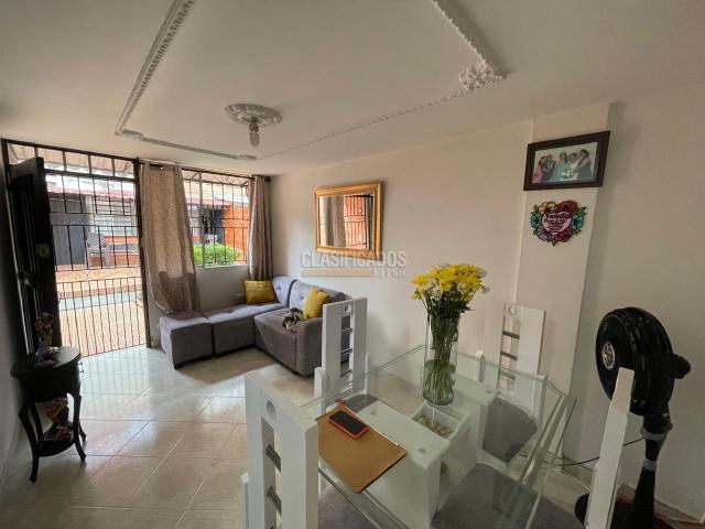 Casas, Venta en Ciudad 2.000