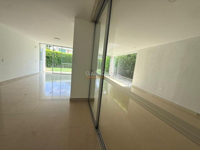 Casas, Venta en Ciudad Jardín