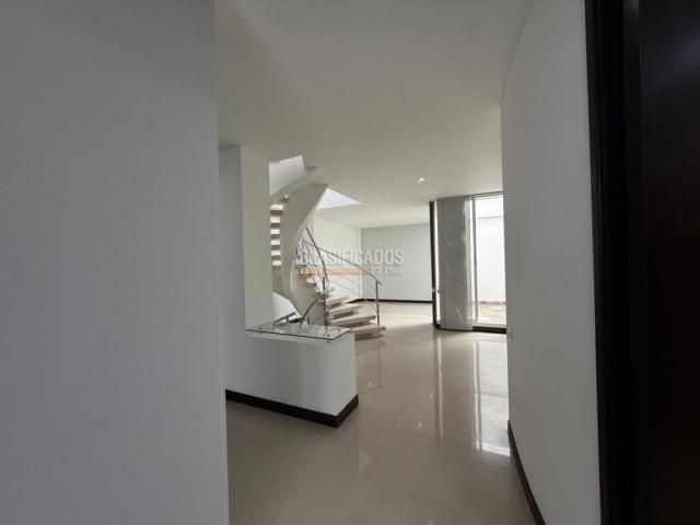 Casas, Alquiler en Pereira