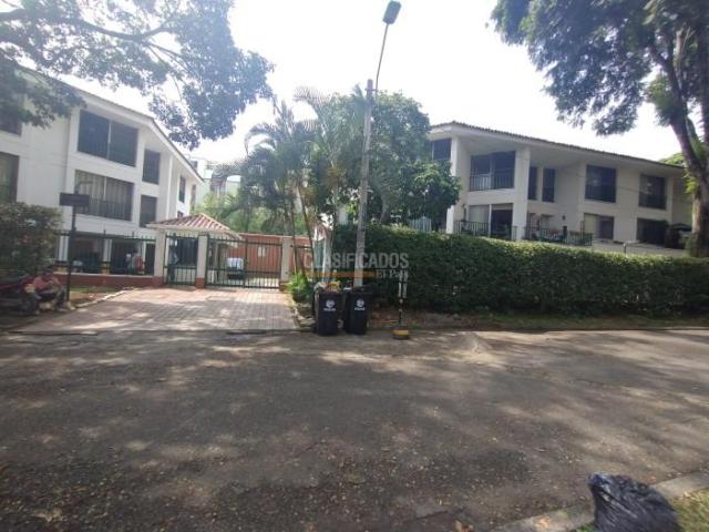 Apartamentos, Alquiler en Las Quintas de Don Simón