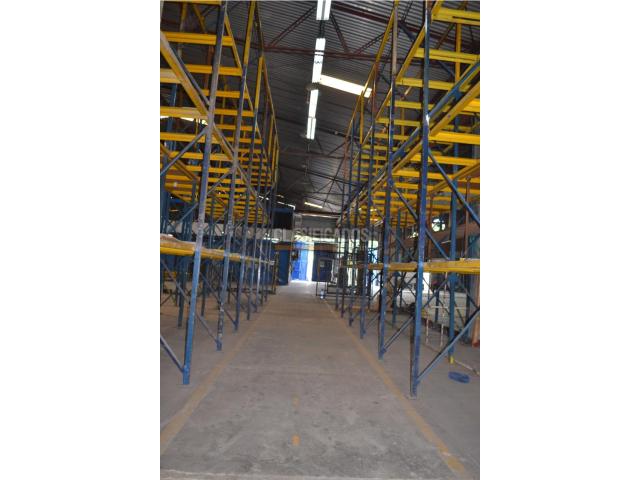 Locales y Bodegas, Alquiler en Flora Industrial
