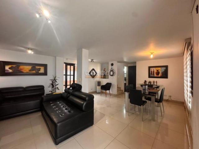 Casas, Venta en La Flora