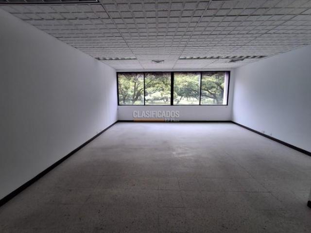 Oficinas y Consultorios, Alquiler en La Flora
