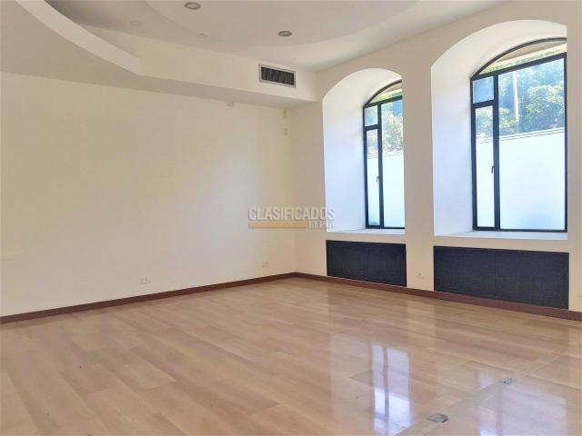 Oficinas y Consultorios, Alquiler en El Peñón