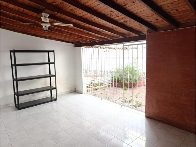 Casas, Venta en La Flora
