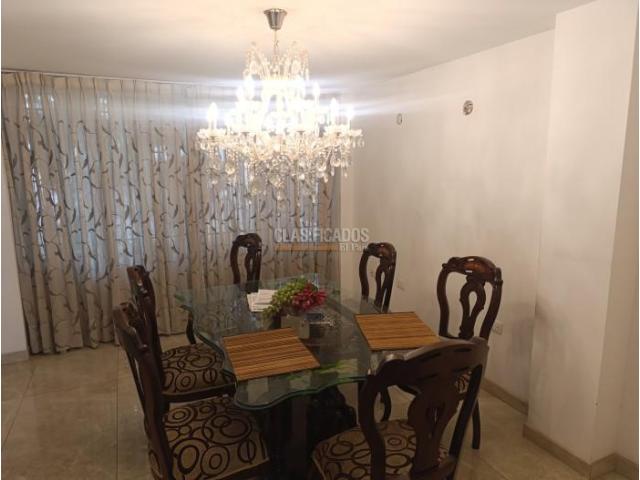 Casas, Venta en La Flora