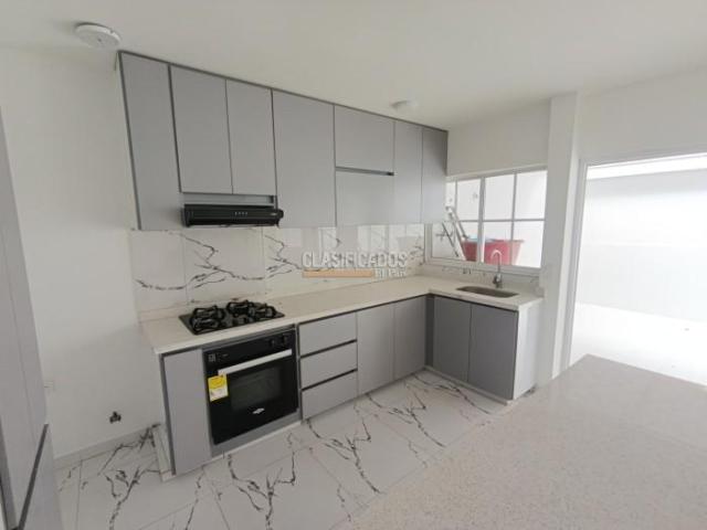 Casas, Venta en La Flora
