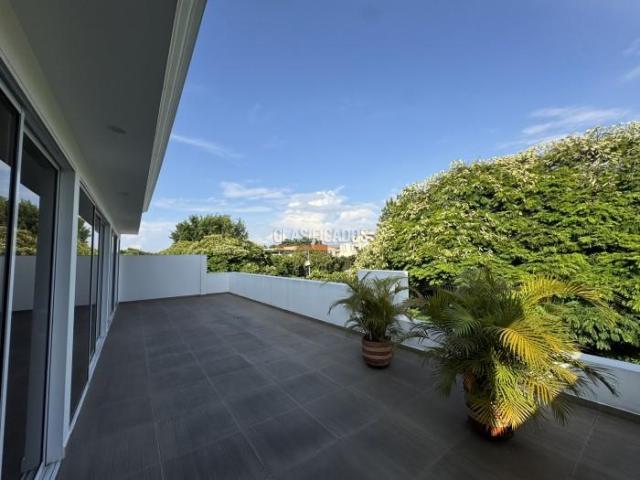 Casas, Venta en La Flora