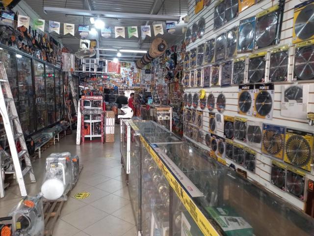 FERRETERIA EXCELENTE UBICACIÓN