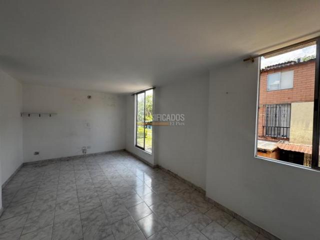 Casas, Venta en Ciudad 2.000