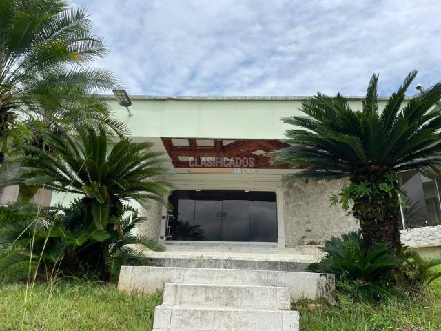 Casas, Venta en La Riverita
