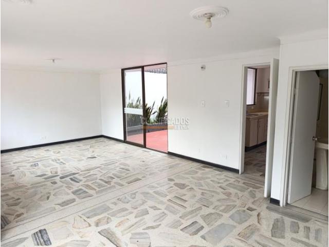 Casas, Venta en La Flora