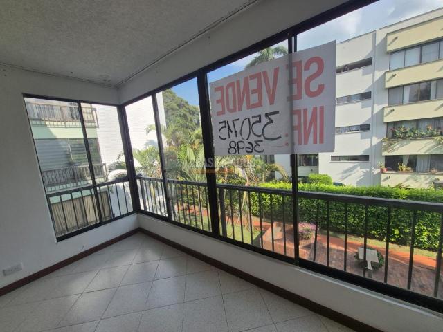 Apartamentos, Venta en Centro Ccial. Unicentro