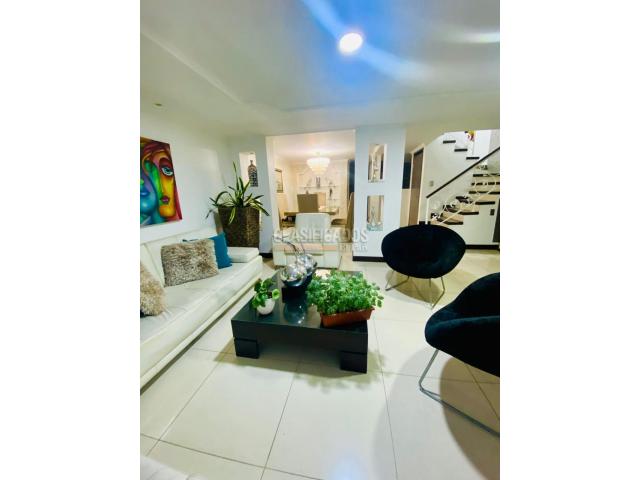 Casas, Venta en Paseo de los Almendros