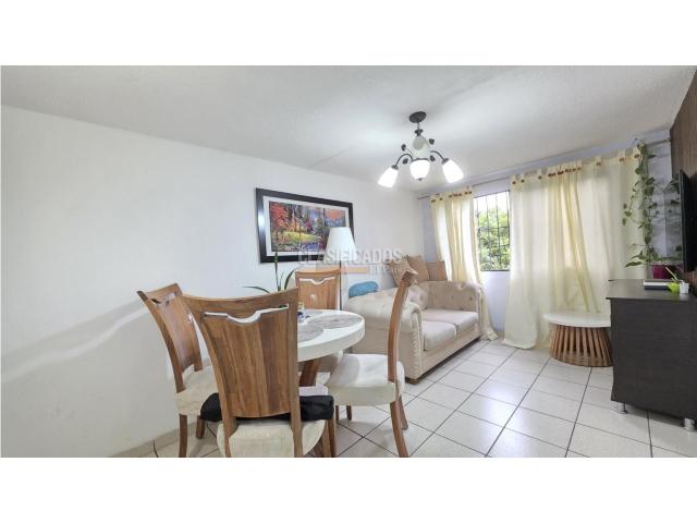 Apartamentos, Venta en Cañaverales