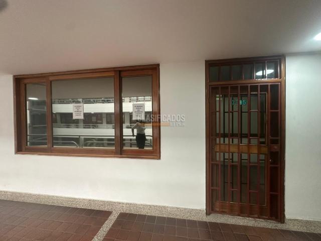 Locales y Bodegas, Alquiler en Ed. Atlantis