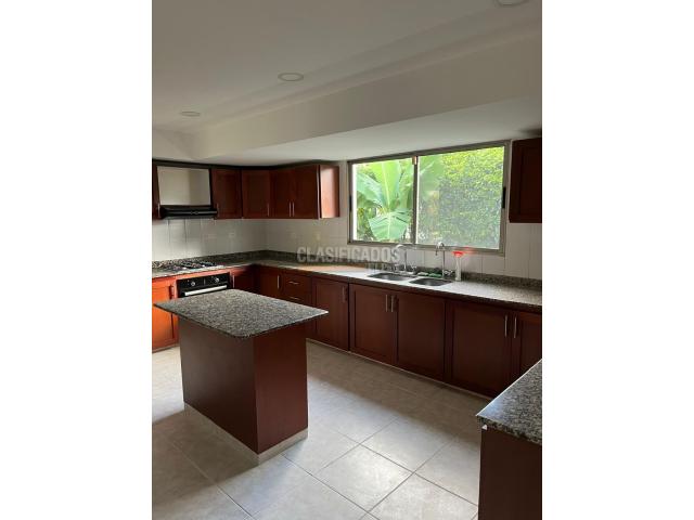 Casas, Venta en Ciudad Jardín