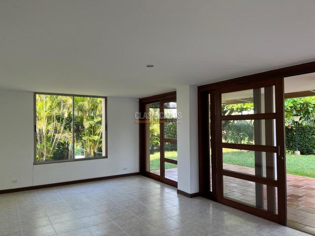 Casas, Venta en Ciudad Jardín