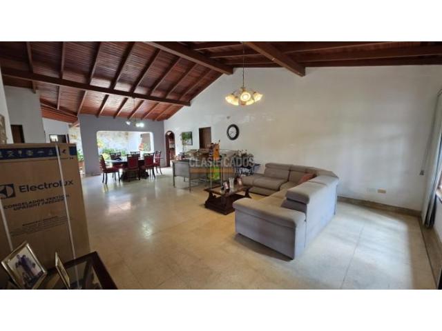 Casas, Venta en Prados del Norte