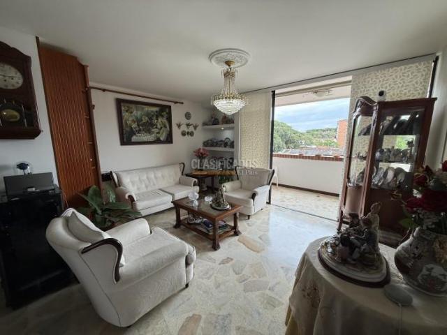 Apartamentos, Venta en Las Quintas de Don Simón